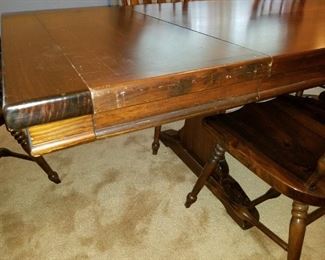 Kling Colonial dining room set