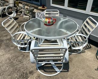 5PC Outdoor Patio Set (cushions included) - WAS $160 NOW $80