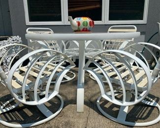 5PC Outdoor Patio Set (cushions included) - WAS $160 NOW $80