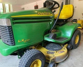 John Deere LX277 17HP 42" Cut 983 Hrs Lawn Tractor - $850 Owner Price Firm