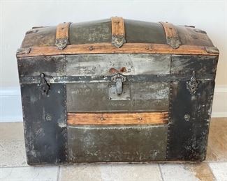 Dome-top steamer trunk with shelf. Measures 28" W x 16" H x 20" D. Photo 1 of 3.