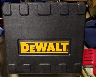Dewalt DW073 Cordless Rotary Laser appears unused. Seems to be missing the battery. Check photos to see if you see it. Everything else that has a labeled compartment is accounted for. Instructional manual included. https://ctbids.com/#!/description/share/1012676