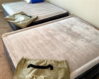 Queen size air mattresses with electric pumps 