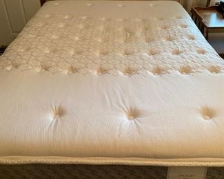 	#46	Sealy Posturepedic  "Caugley" plush full mattress and box spring set. Clean.	 $100