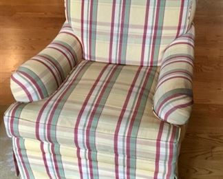UPHOLSTERED ARM/ROCKING CHAIR
