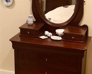 MAHOGANY CHEST OF DRAWERS W/MIRROR, MADE IN CANADA