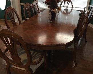 Dining room table & chairs