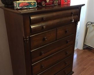 Chest of drawers, Texaco