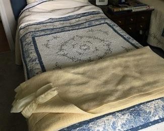 Twin bed - 2 of these