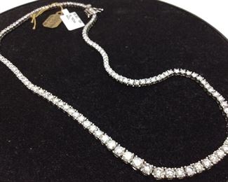 18k White Gold Diamond Necklace19.79cts