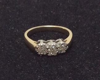 14K DIAMOND CLUSTER GOLD RING 3.6G
