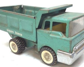 VTG. STRUCTO DIE CAST DUMP TRUCK