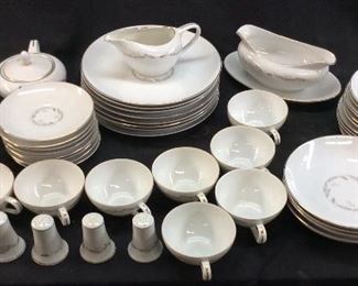 KAYSONS FINE CHINA SET, GOLDEN PATTERN