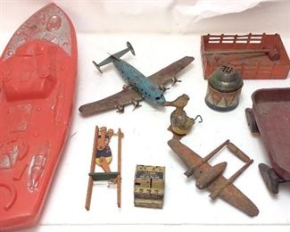 VINTAGE TIN AND DIE CAST TOYS