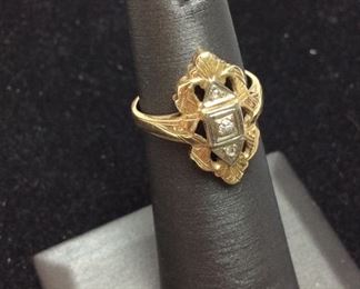 14KT GOLD & DIAMOND CHIP RING, 2.8g SIZE 4