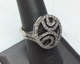 14KT GOLD & DIAMOND RING, 6.9g S7