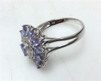 10KT GOLD & PURPLE AMETHYST RING 3.9G SIZE 8