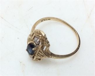 10KT GOLD RING SAPPHIRE CENTER STONE, 1.7G SIZE 6