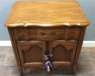 WHITE FINE FURNITURE NIGHTSTAND