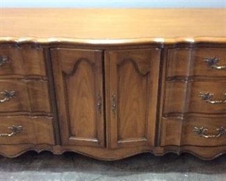 WHITE FINE FURNITURE DRESSER
