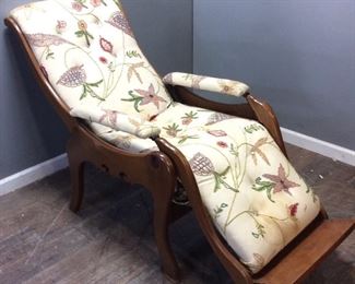 VINTAGE WOOD RECLINER