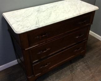 ANTIQUE MARBLE TOP CHEST OF DRAWERS