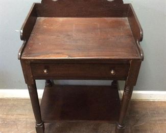 ANTIQUE 1 DRAWER DESK