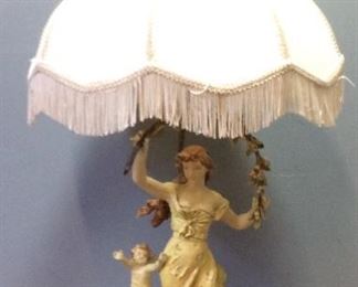 VINTAGE LES CERICES FIGURINE TABLE