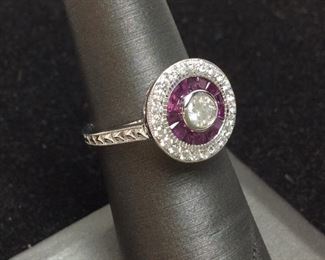 18KT GOLD DIAMOND & RUBY RING,