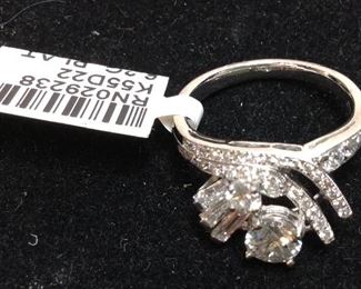 PLATINUM DIAMOND RING, .61CT