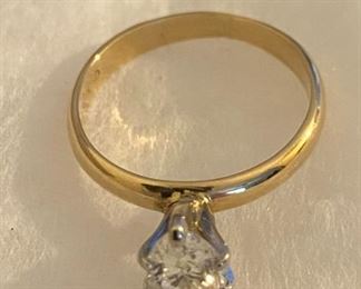 14K Gold Diamond Ladies Ring (Stone has Inclusion)