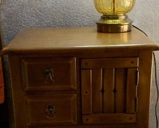 Vintage Empire Nightstand/End Table, Vintage Table Lamp