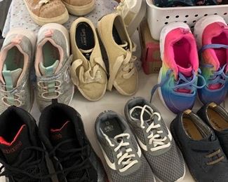 Children's, Mens and Women's Shoes Asst Sizes