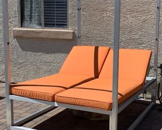 Double Chaise w Draping 