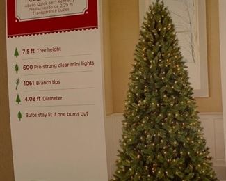 7.5' Prelit Xmas Tree