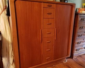 Mid-century modern teak man's chest with tambour doors, this will hold almost an entire man's wardrobe