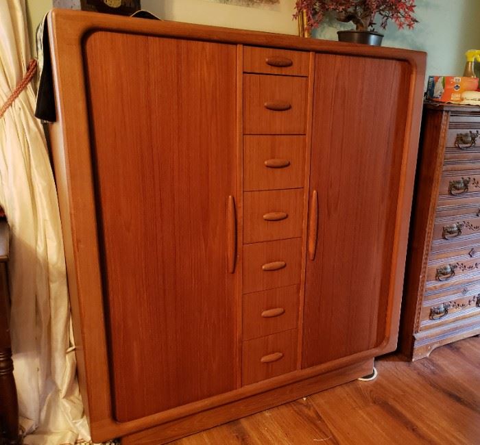 Mid-century modern teak man's chest with tambour doors, this will hold almost an entire man's wardrobe