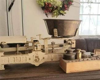 Awesome scale with weights