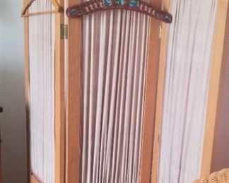 Handy vintage screen