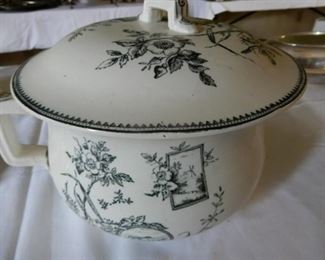 Vintage ceramic Chamber Pot with Lid and Handle... 