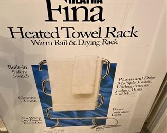 Fina heated towel rack