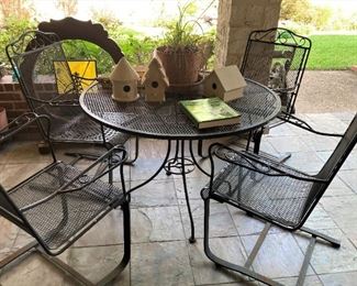 Round table & spring chairs