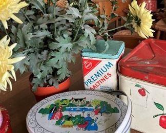 Vintage tins
