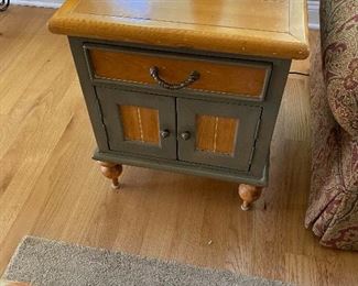 Pair of nice looking end tables