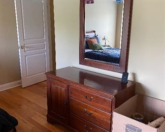 Another lovely quality bedroom set