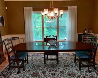 Ethan ALlen Dining Room set with 2 leaves, 4 chairs and pads for all