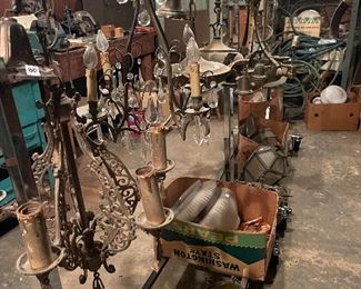 So many vintage light fixtures!