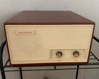 Vintage General Electric RP-1112A working record Player