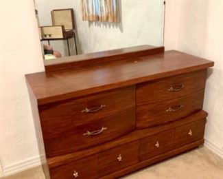 MCM Bassett Furniture 6-Drawer Dresser & Mirror
