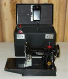 Singer Featherweight Sewing Machine (Nice!!)